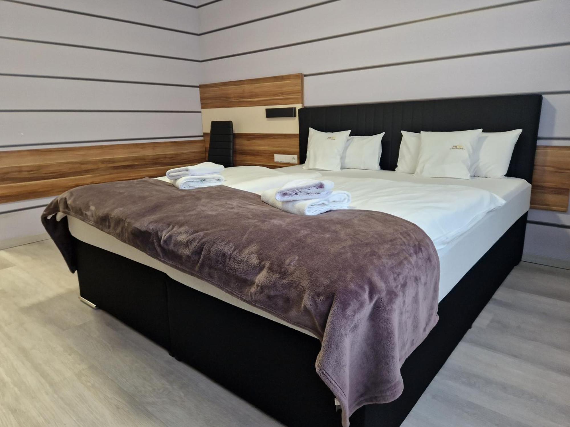 Hotel Am Kurpark Bad Wimpfen Eksteriør bilde