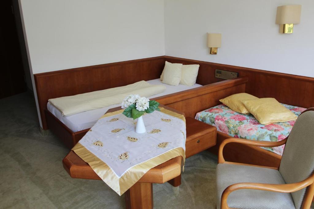Hotel Am Kurpark Bad Wimpfen Rom bilde