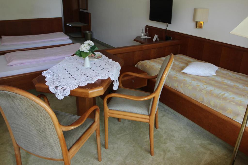 Hotel Am Kurpark Bad Wimpfen Rom bilde